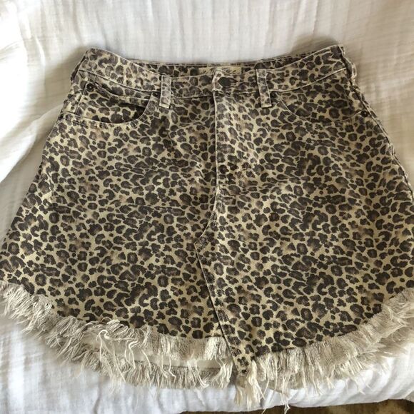 Free People ~ We The Free ~ Bailey Leopard Print Denim Skirt - Size 27 - Picture 2 of 4